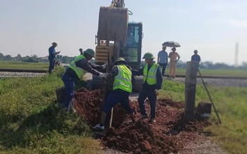Đóng, thu hẹp 8 lối đi tự mở qua đường sắt ở Nghệ An