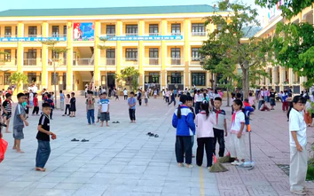 Nghệ An: 161 học sinh điểm trường Tiến Sơn về học ở trường chính sau hơn 1 tháng tạm nghỉ