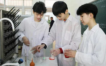 Siết chấm thi nghiên cứu khoa học cấp quốc gia của học sinh