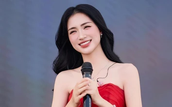 Hòa Minzy chúc năm mới “vạn dặm bình an” tới độc giả Báo Xây dựng
