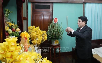 Chủ tịch nước Lương Cường dâng hương tưởng niệm Chủ tịch Hồ Chí Minh tại Di tích Nhà 67