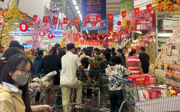 Đồng Nai: Siêu thị quá tải, chợ đông kín, quà Valentine hút khách