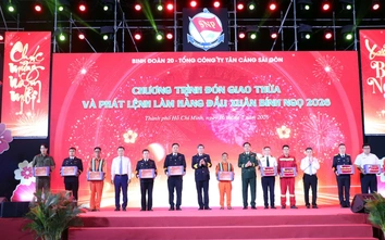 Đêm giao thừa, Tân Cảng Cát Lái đón 7 chuyến tàu xếp dỡ gần 11.200 TEU hàng hóa