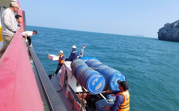 Những hải trình đầy ắp yêu thương từ đất liền ra đảo xa