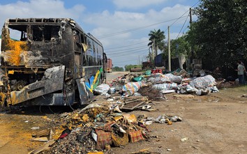 Hiện trường vụ cháy ô tô khách giường nằm ở Quảng Trị