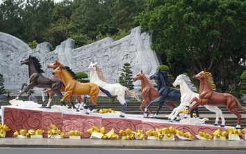 Ngắm linh vật bát mã nay, nhớ về hào khí Tây Sơn tam kiệt năm xưa