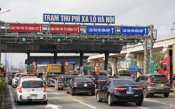 Lưu thông qua trạm thu phí ngày Tết, chủ xe cần chú ý gì để không bị xử phạt?