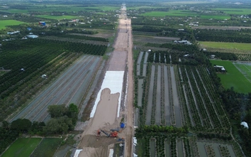 Khẩn trương di dời đường điện 220kV, đẩy nhanh thi công cao tốc Mỹ An - Cao Lãnh