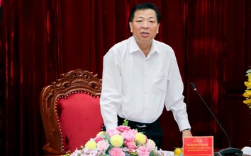 Minister Tran Hong Minh urges Vinh Long to accelerate expressway and coastal bridge links
