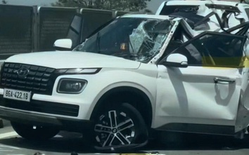 Xe tải tông ô tô con trên cao tốc Cam Lâm – Vĩnh Hảo khiến hai người tử vong