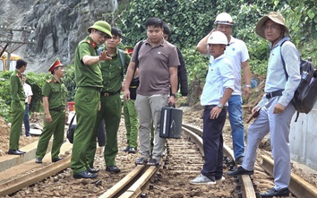 Công an vào cuộc vụ đá lăn làm gãy đường ray qua đèo Hải Vân