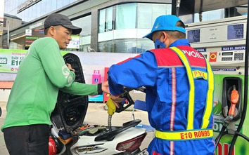 Giá xăng tăng hơn 5.100 đồng/lít, dầu tăng gần 9.000 đồng