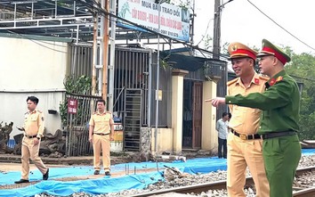 Đóng bốn lối đi tự mở nguy hiểm qua đường sắt ở Ninh Bình