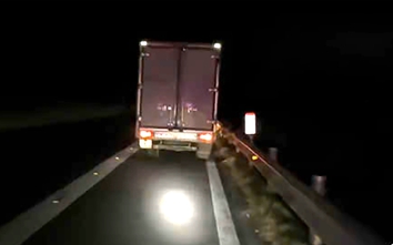 Một ngày phát hiện 34 trường hợp dừng, đỗ xe sai quy định trên cao tốc