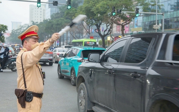 CSGT hướng dẫn xác định loại xe bán tải bị cấm vào nội đô theo giờ ở Hà Nội