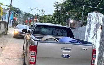 Công an vào cuộc xác minh clip tài xế đỗ xe chắn đường ở Nghệ An