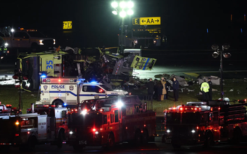 Mỹ điều tra vụ máy bay va chạm với xe cứu hoả tại sân bay LaGuardia