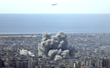 Phi công dân dụng “nín thở” bay qua vùng chiến sự