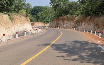 Đồng Nai: Thêm vụ hạ cốt nền đường làm nhà dân chênh vênh, chủ tịch tỉnh yêu cầu làm rõ