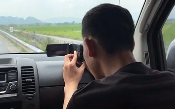 CSGT hóa trang ghi hình trên cao tốc, hơn 100 ô tô chạy quá tốc độ bị phạt nguội