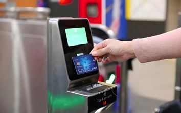 TP.HCM hợp tác doanh nghiệp thúc đẩy thanh toán số trong giao thông công cộng