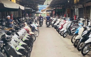 Chợ xe máy cũ lớn nhất Hà Nội: Người bán nhiều hơn người mua