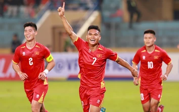 Hai Long tỏa sáng, đội tuyển Việt Nam thắng đậm Bangladesh