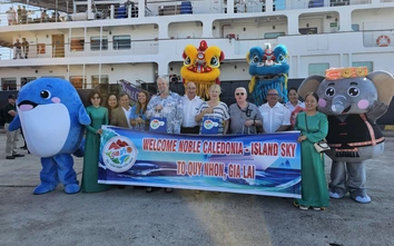 Du thuyền quốc tế đưa gần 180 du khách châu Âu "check in" Quy Nhơn