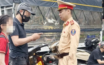 Hà Nội: Bị CSGT xử phạt, nhiều phụ huynh học sinh trần tình đủ lý do