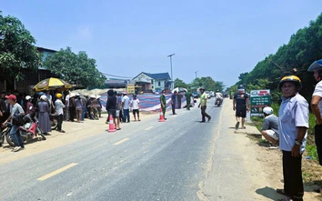 Quảng Trị: Va chạm với ô tô, một thiếu niên đi xe máy điện tử vong