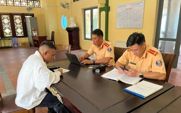 Phóng mô tô nước trên bãi tắm Nha Trang quay clip, một hot TikToker bị xử phạt