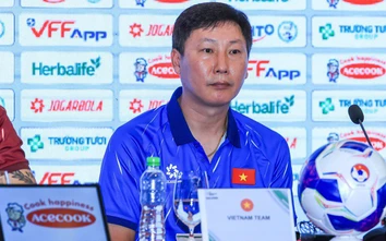 HLV Kim Sang-sik quyết giúp tuyển Việt Nam thắng Malaysia