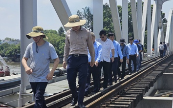 Đẩy nhanh kiểm định và gia cố cầu Ghềnh, tìm phương án sớm cho tàu chạy tạm 15km/h