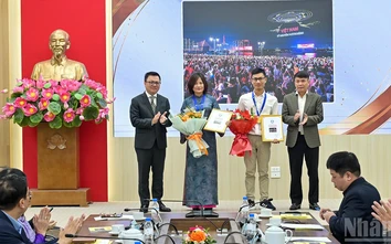 Gần 4.000 tác phẩm dự thi ảnh báo chí "Việt Nam trên hành trình đổi mới"