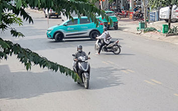 Khoảnh khắc nam sinh đi xe máy tốc độ cao đâm thẳng vào ô tô đang quay đầu