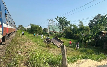 Đắk Lắk: Tàu khách va chạm xe công nông tại lối đi tự mở khiến một người tử vong