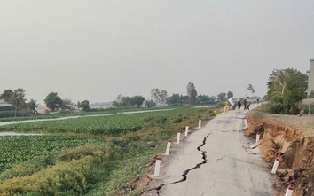 Tây Ninh: Sạt lở 60m đường ven sông, giao thông gián đoạn