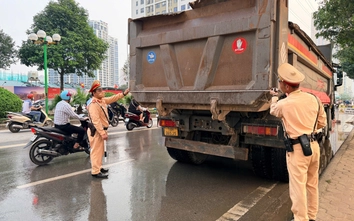 Hà Nội xử lý hơn 900 xe tải vi phạm trong 12 ngày