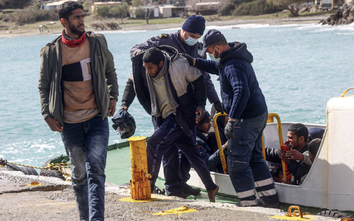 Hy Lạp cứu hơn 300 người di cư trên biển chỉ trong 48 giờ