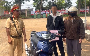 CSGT phạt 18,5 triệu đồng, tịch thu xe máy nam sinh lạng lách trên đường Hồ Chí Minh