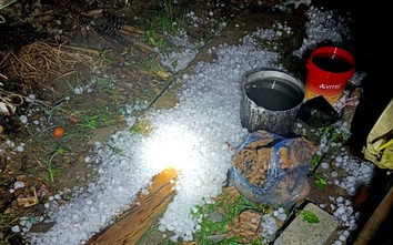 Mưa đá ở xã Bắc Hà làm sập nhà sàn, 4 người bị thương