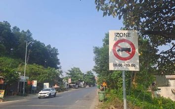Huế: Hoàn thành cắm biển cấm xe theo khung giờ trên quốc lộ 49