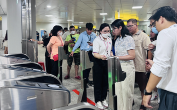 TP.HCM tăng chuyến xe buýt, metro phục vụ người dân dịp lễ 30/4