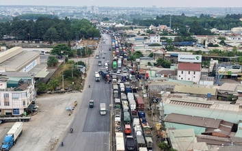 Quốc lộ 51 qua Đồng Nai ùn tắc, hàng dài phương tiện nhích từng chút