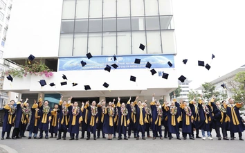 34 kỹ sư đường sắt nhận bằng tốt nghiệp tại Đại học Xây dựng Hà Nội