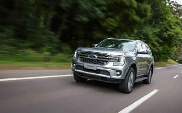 Ford Everest máy xăng sắp bán tại Việt Nam?