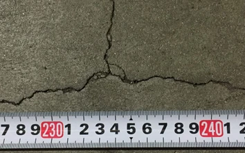 Khi nhà lâu năm xuất hiện vết nứt, xử lý thế nào?