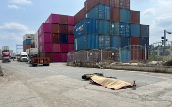 TP.HCM: Xe đầu kéo ôm cua va chạm xe máy, nam sinh viên tử vong thương tâm