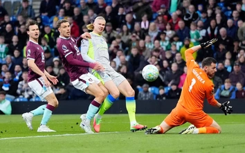 Thắng tối thiểu Burnley, Man City tạm thời vươn lên đầu bảng