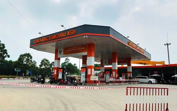 TP.HCM: Ô tô 7 chỗ cán tử vong bé gái 2 tuổi con của người quản lý cây xăng